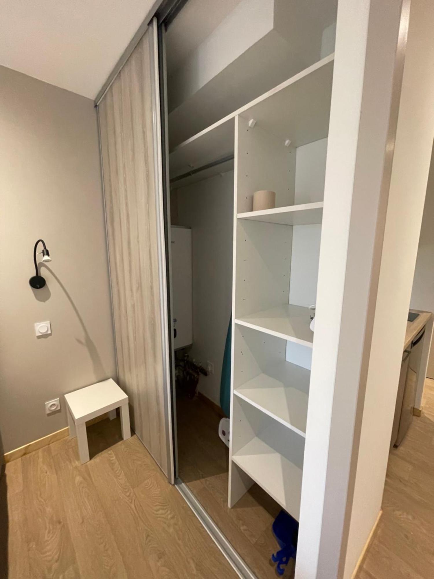 Le Salvador - Appart'Hotel De 18M2 A 44M2 La Talaudiere Buitenkant foto