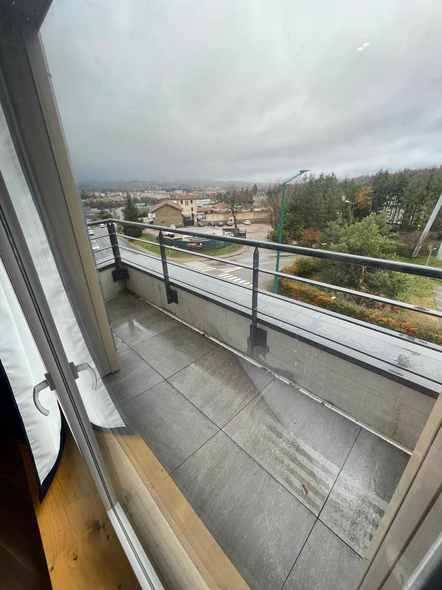 Le Salvador - Appart'Hotel De 18M2 A 44M2 La Talaudiere Buitenkant foto