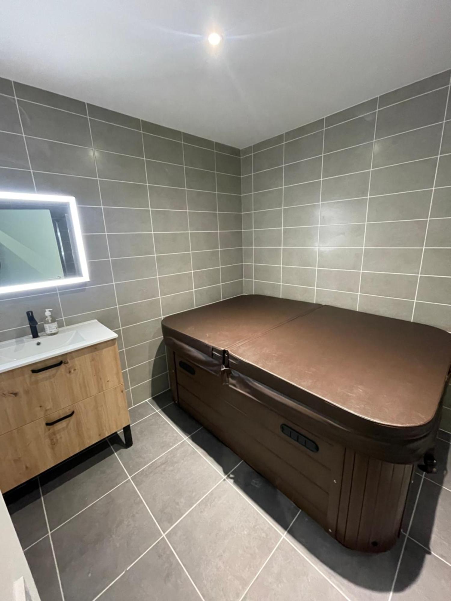 Le Salvador - Appart'Hotel De 18M2 A 44M2 La Talaudiere Buitenkant foto